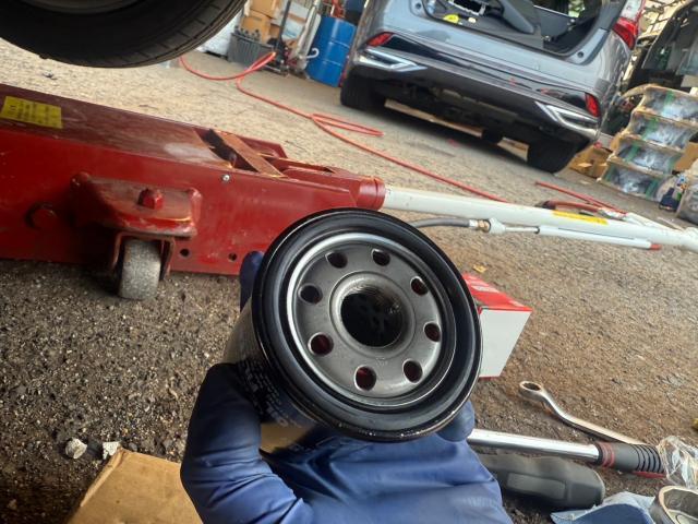 トヨタ　50プリウス 　オイル　エレメント　交換　ZVW51【岡山県岡山市　東区・中区・北区・赤磐市・瀬戸内市で持込でのタイヤ交換・ドライブレコーダー・ナビ等のパーツ取付・カスタムの事ならエヌアンドエスオートへお任せ】下さい！】