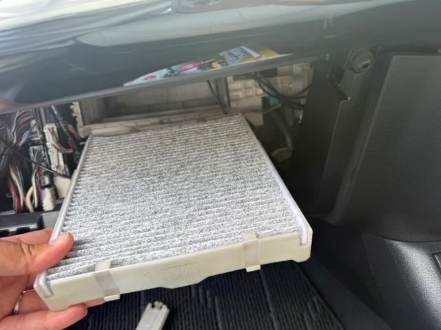 トヨタ　50プリウス　納車前点検　ZVW51【岡山県岡山市　東区・中区・北区・赤磐市・瀬戸内市で持込でのタイヤ交換・ドライブレコーダー・ナビ等のパーツ取付・カスタムの事ならエヌアンドエスオートへお任せ】下さい！】