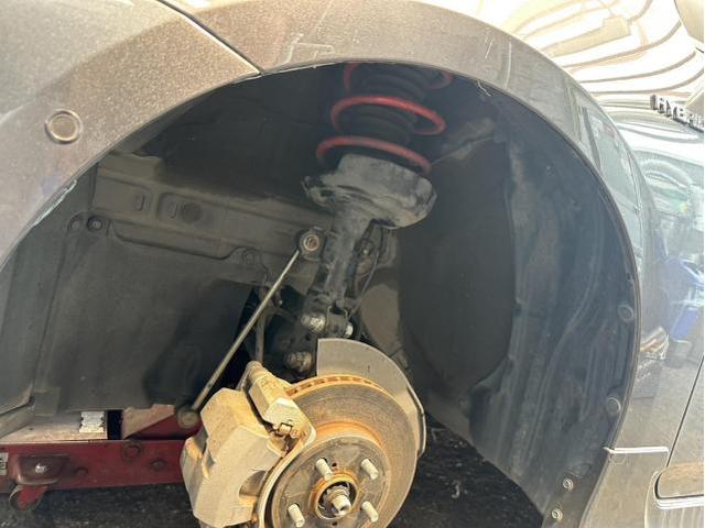 トヨタ　50プリウス　ダウンサス取付　18inホイールへ交換　ZVW51【岡山県岡山市　東区・中区・北区・赤磐市・瀬戸内市で持込でのタイヤ交換・ドライブレコーダー・ナビ等のパーツ取付・カスタムの事ならエヌアンドエスオートへお任せ】下さい！】