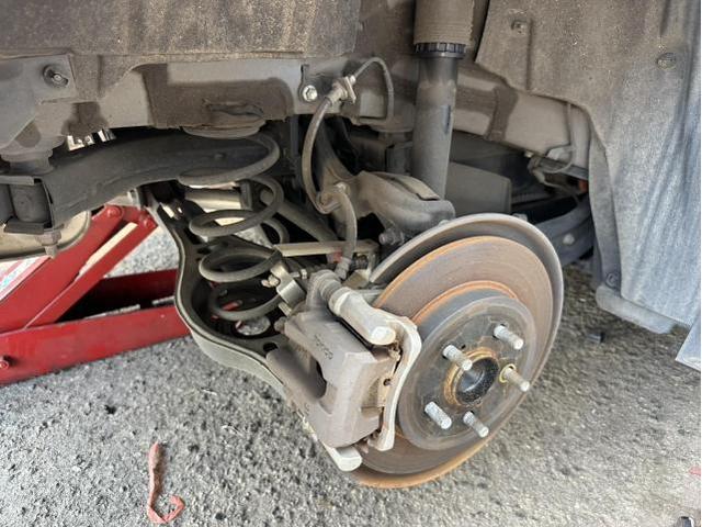 トヨタ　50プリウス　ダウンサス取付　18inホイールへ交換　ZVW51【岡山県岡山市　東区・中区・北区・赤磐市・瀬戸内市で持込でのタイヤ交換・ドライブレコーダー・ナビ等のパーツ取付・カスタムの事ならエヌアンドエスオートへお任せ】下さい！】