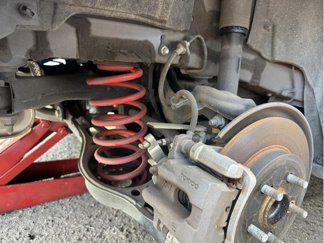 トヨタ　50プリウス　ダウンサス取付　18inホイールへ交換　ZVW51【岡山県岡山市　東区・中区・北区・赤磐市・瀬戸内市で持込でのタイヤ交換・ドライブレコーダー・ナビ等のパーツ取付・カスタムの事ならエヌアンドエスオートへお任せ】下さい！】