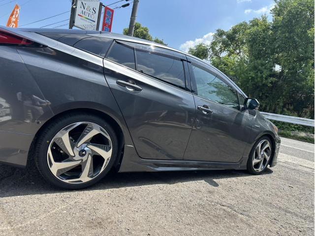 トヨタ　50プリウス　ダウンサス取付　18inホイールへ交換　ZVW51【岡山県岡山市　東区・中区・北区・赤磐市・瀬戸内市で持込でのタイヤ交換・ドライブレコーダー・ナビ等のパーツ取付・カスタムの事ならエヌアンドエスオートへお任せ】下さい！】