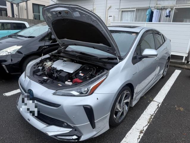 トヨタ 50プリウス  補機バッテリー 交換 ZVW51【岡山県岡山市 東区・中区・北区・赤磐市・瀬戸内市で持込でのタイヤ交換・ドライブレコーダー・ナビ等のパーツ取付・カスタムの事ならエヌアンドエスオートへお任せ】下さい!】