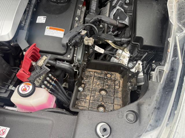 トヨタ 50プリウス  補機バッテリー 交換 ZVW51【岡山県岡山市 東区・中区・北区・赤磐市・瀬戸内市で持込でのタイヤ交換・ドライブレコーダー・ナビ等のパーツ取付・カスタムの事ならエヌアンドエスオートへお任せ】下さい!】