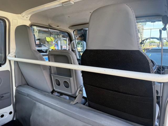 日野 デュトロ シートカバー 取付 XZU605M【岡山県岡山市 東区・中区・北区・赤磐市・瀬戸内市で持込でのタイヤ交換・ドライブレコーダー・ナビ等のパーツ取付・カスタムの事ならエヌアンドエスオートへお任せ】下さい!】