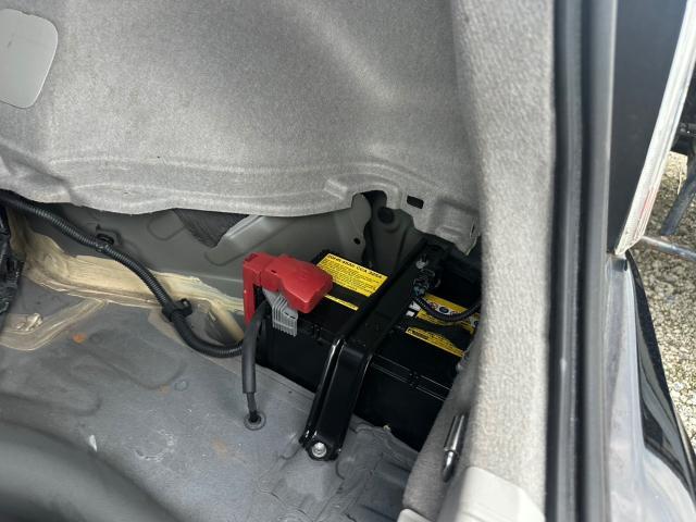 トヨタ 30プリウス 補機バッテリー 交換 ZVW30【岡山県岡山市 東区・中区・北区・赤磐市・瀬戸内市で持込でのタイヤ交換・ドライブレコーダー・ナビ等のパーツ取付・カスタムの事ならエヌアンドエスオートへお任せ】下さい!】