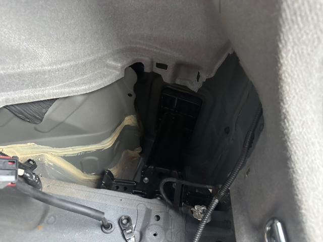 トヨタ 30プリウス 補機バッテリー 交換 ZVW30【岡山県岡山市 東区・中区・北区・赤磐市・瀬戸内市で持込でのタイヤ交換・ドライブレコーダー・ナビ等のパーツ取付・カスタムの事ならエヌアンドエスオートへお任せ】下さい!】