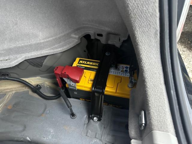 トヨタ 30プリウス 補機バッテリー 交換 ZVW30【岡山県岡山市 東区・中区・北区・赤磐市・瀬戸内市で持込でのタイヤ交換・ドライブレコーダー・ナビ等のパーツ取付・カスタムの事ならエヌアンドエスオートへお任せ】下さい!】