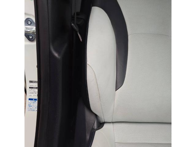 トヨタ 50プリウス 本革シートリペア ZVW55【岡山県岡山市 東区・中区・北区・赤磐市・瀬戸内市で持込でのタイヤ交換・ドライブレコーダー・ナビ等のパーツ取付・カスタムの事ならエヌアンドエスオートへお任せ】下さい!】