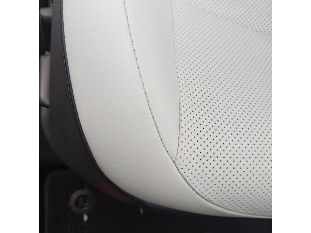 トヨタ 50プリウス 本革シートリペア ZVW55【岡山県岡山市 東区・中区・北区・赤磐市・瀬戸内市で持込でのタイヤ交換・ドライブレコーダー・ナビ等のパーツ取付・カスタムの事ならエヌアンドエスオートへお任せ】下さい!】