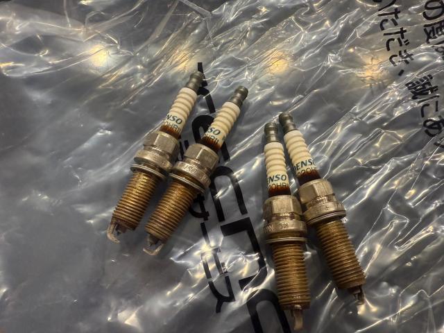 トヨタ 30プリウス プラグ交換 ZVW30【岡山県岡山市 東区・中区・北区・赤磐市・瀬戸内市で持込でのタイヤ交換・ドライブレコーダー・ナビ等のパーツ取付・カスタムの事ならエヌアンドエスオートへお任せ】下さい!】