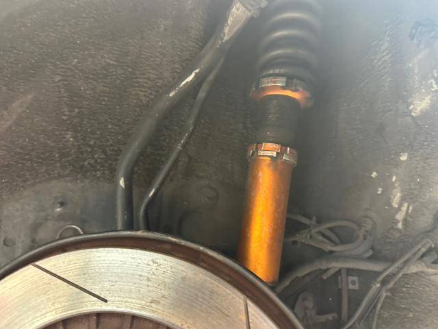 レクサス　ＬＳ　新品車高調　タイヤ 交換　ワイドトレッドスペーサー取付【岡山県岡山市　東区・中区・北区・赤磐市・瀬戸内市で持込でのタイヤ交換・ドライブレコーダー・ナビ等のパーツ取付・カスタムの事ならエヌアンドエスオートへお任せ】下さい！】