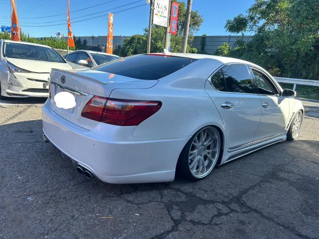 レクサス　ＬＳ　新品車高調　タイヤ 交換　ワイドトレッドスペーサー取付【岡山県岡山市　東区・中区・北区・赤磐市・瀬戸内市で持込でのタイヤ交換・ドライブレコーダー・ナビ等のパーツ取付・カスタムの事ならエヌアンドエスオートへお任せ】下さい！】