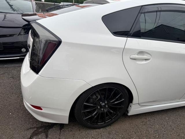 トヨタ　30プリウス 　社外リアバンパー ズレ、修理　鈑金塗装【岡山県岡山市　東区・中区・北区・赤磐市・瀬戸内市で持込でのタイヤ交換・ドライブレコーダー・ナビ等のパーツ取付・カスタムの事ならエヌアンドエスオートへお任せ】下さい！】