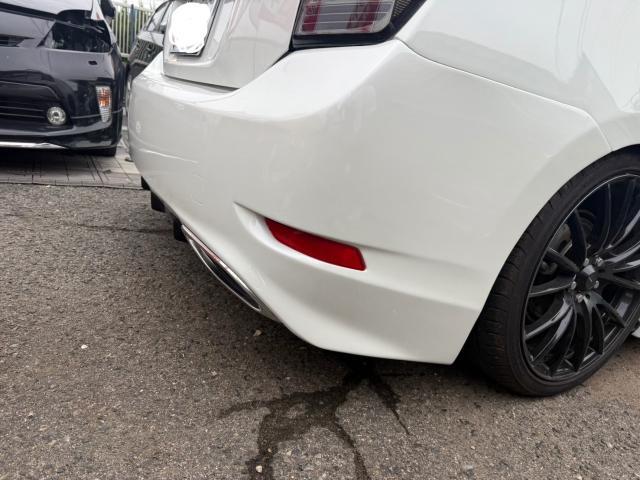 トヨタ　30プリウス 　社外リアバンパー ズレ、修理　鈑金塗装【岡山県岡山市　東区・中区・北区・赤磐市・瀬戸内市で持込でのタイヤ交換・ドライブレコーダー・ナビ等のパーツ取付・カスタムの事ならエヌアンドエスオートへお任せ】下さい！】