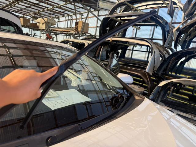 トヨタ　50プリウス　納車前点検　ZVW55【岡山県岡山市　東区・中区・北区・赤磐市・瀬戸内市で持込でのタイヤ交換・ドライブレコーダー・ナビ等のパーツ取付・カスタムの事ならエヌアンドエスオートへお任せ】下さい！】