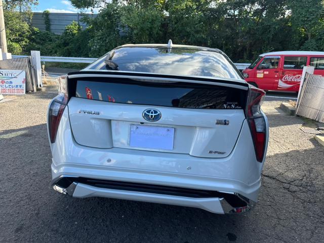 トヨタ　50プリウス 　TRDエアロ取外し　モデリスタエアロ取付【岡山県岡山市　東区・中区・北区・赤磐市・瀬戸内市で持込でのタイヤ交換・ドライブレコーダー・ナビ等のパーツ取付・カスタムの事ならエヌアンドエスオートへお任せ】下さい！】