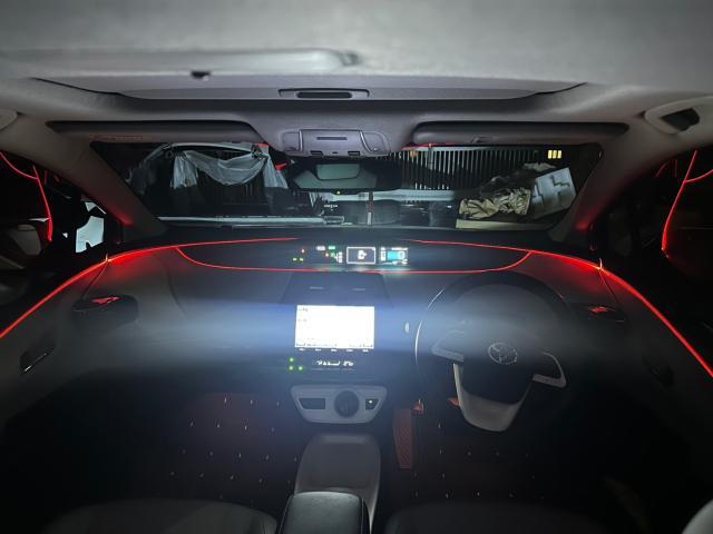 トヨタ　50プリウス　アンビエントライト　HDMI＆USB入力端子　取付【岡山県岡山市　東区・中区・北区・赤磐市・瀬戸内市で持込でのタイヤ交換・ドライブレコーダー・ナビ等のパーツ取付・カスタムの事ならエヌアンドエスオートへお任せ】下さい！】