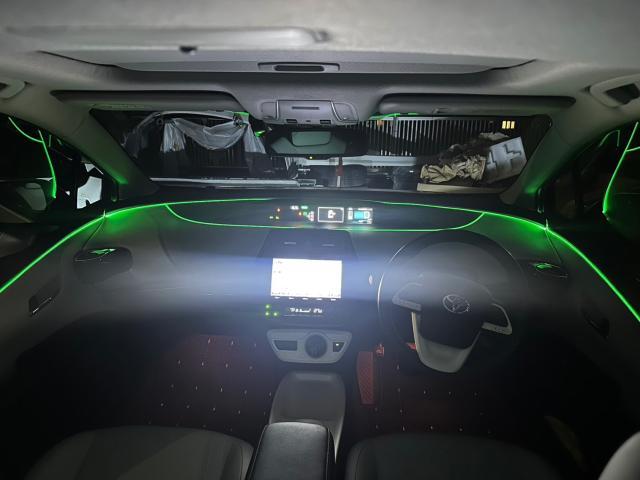 トヨタ　50プリウス　アンビエントライト　HDMI＆USB入力端子　取付【岡山県岡山市　東区・中区・北区・赤磐市・瀬戸内市で持込でのタイヤ交換・ドライブレコーダー・ナビ等のパーツ取付・カスタムの事ならエヌアンドエスオートへお任せ】下さい！】