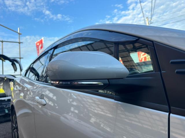 トヨタ　50プリウス 　シーケンシャルドアミラーウィンカー取付【岡山県岡山市　東区・中区・北区・赤磐市・瀬戸内市で持込でのタイヤ交換・ドライブレコーダー・ナビ等のパーツ取付・カスタムの事ならエヌアンドエスオートへお任せ】下さい！】