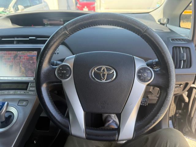 トヨタ　30プリウス　コンビステリング交換　ZVW30【岡山県岡山市　東区・中区・北区・赤磐市・瀬戸内市で持込でのタイヤ交換・ドライブレコーダー・ナビ等のパーツ取付・カスタムの事ならエヌアンドエスオートへお任せ】下さい！】