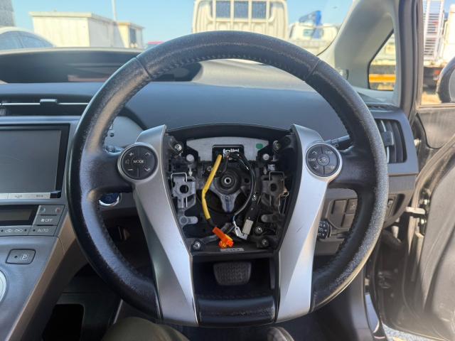 トヨタ　30プリウス　コンビステリング交換　ZVW30【岡山県岡山市　東区・中区・北区・赤磐市・瀬戸内市で持込でのタイヤ交換・ドライブレコーダー・ナビ等のパーツ取付・カスタムの事ならエヌアンドエスオートへお任せ】下さい！】