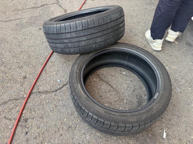 トヨタ　プリウス　フロントタイヤ　2本　交換　ZVW55【岡山県岡山市　東区・中区・北区・赤磐市・瀬戸内市で持込でのタイヤ交換・ドライブレコーダー・ナビ等のパーツ取付・カスタムの事ならエヌアンドエスオートへお任せ】下さい！】
