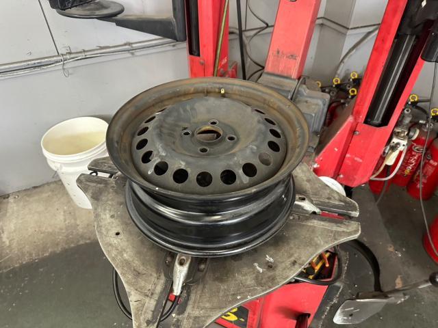 ホンダ　シャトル　タイヤ交換　GP7【岡山県岡山市　東区・中区・北区・赤磐市・瀬戸内市で持込でのタイヤ交換・ドライブレコーダー・ナビ等のパーツ取付・カスタムの事ならエヌアンドエスオートへお任せ】下さい！】