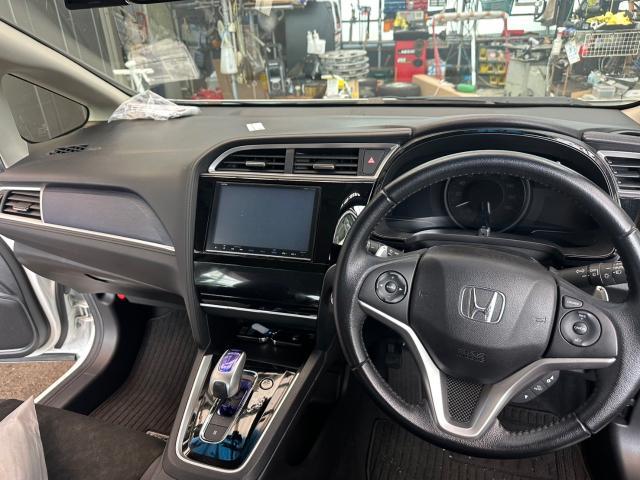 ホンダ　シャトル　ビルトインUSB＆HDMI　取付　GP7【岡山県岡山市　東区・中区・北区・赤磐市・瀬戸内市で持込でのタイヤ交換・ドライブレコーダー・ナビ等のパーツ取付・カスタムの事ならエヌアンドエスオートへお任せ】下さい！】