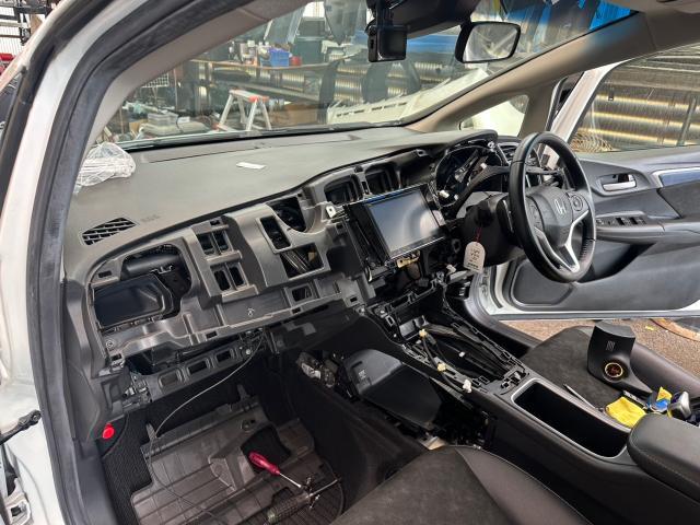 ホンダ　シャトル　ビルトインUSB＆HDMI　取付　GP7【岡山県岡山市　東区・中区・北区・赤磐市・瀬戸内市で持込でのタイヤ交換・ドライブレコーダー・ナビ等のパーツ取付・カスタムの事ならエヌアンドエスオートへお任せ】下さい！】