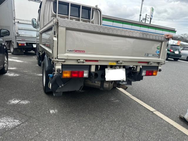 三菱ふそう　キャンター　ジェットイノウエ　泥除け　取付　FBA20【岡山県岡山市　東区・中区・北区・赤磐市・瀬戸内市で持込でのタイヤ交換・ドライブレコーダー・ナビ等のパーツ取付・カスタムの事ならエヌアンドエスオートへお任せ】下さい！】