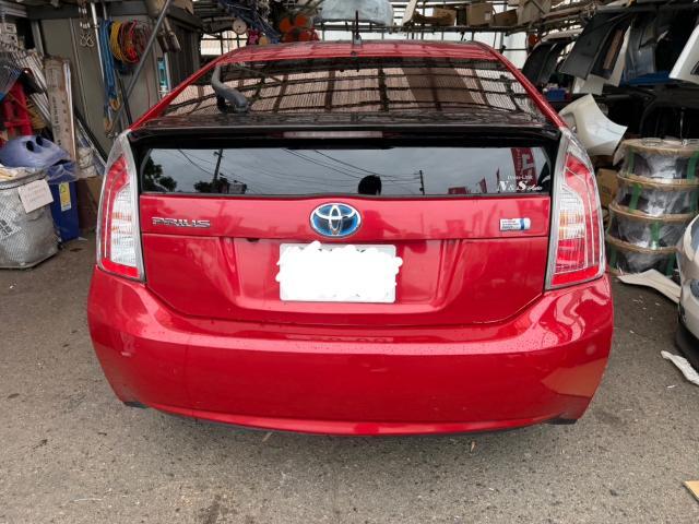 トヨタ　30プリウス　フルエアロ　ガナドールマフラー　取付　ZVW30【岡山県岡山市　東区・中区・北区・赤磐市・瀬戸内市で持込でのタイヤ交換・ドライブレコーダー・ナビ等のパーツ取付・カスタムの事ならエヌアンドエスオートへお任せ】下さい！】