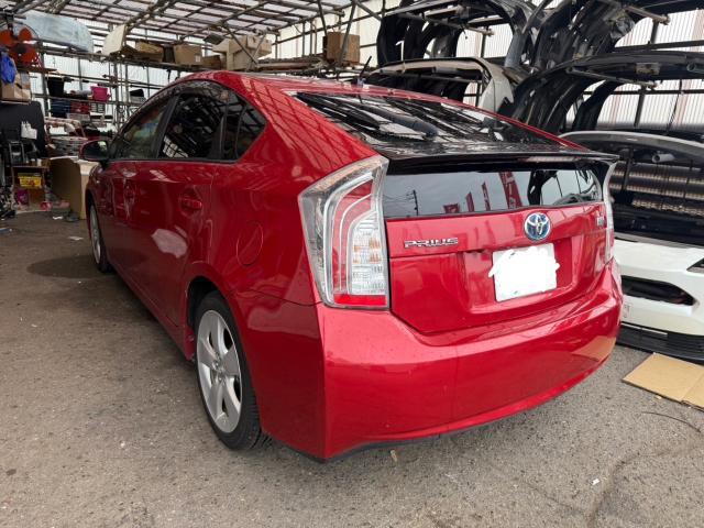 トヨタ　30プリウス　フルエアロ　ガナドールマフラー　取付　ZVW30【岡山県岡山市　東区・中区・北区・赤磐市・瀬戸内市で持込でのタイヤ交換・ドライブレコーダー・ナビ等のパーツ取付・カスタムの事ならエヌアンドエスオートへお任せ】下さい！】