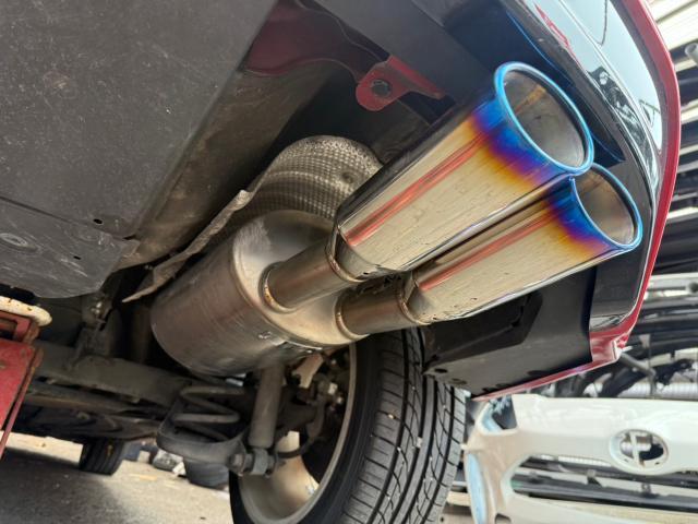 トヨタ　30プリウス　フルエアロ　ガナドールマフラー　取付　ZVW30【岡山県岡山市　東区・中区・北区・赤磐市・瀬戸内市で持込でのタイヤ交換・ドライブレコーダー・ナビ等のパーツ取付・カスタムの事ならエヌアンドエスオートへお任せ】下さい！】