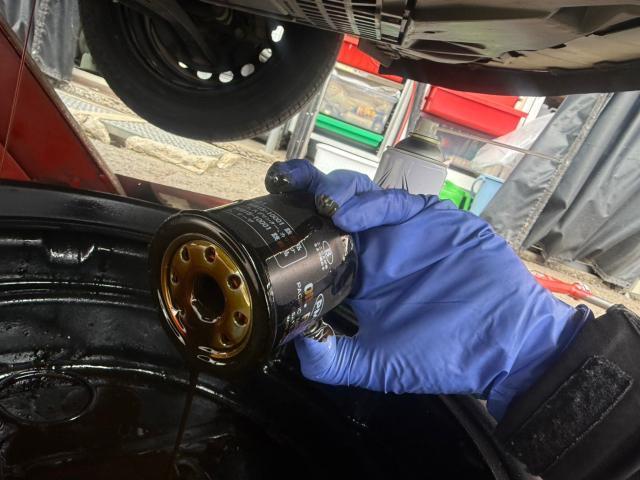 トヨタ　アクア　オイル、エレメント、エアコンフィルター　交換【岡山県岡山市　東区・中区・北区・赤磐市・瀬戸内市で持込でのタイヤ交換・ドライブレコーダー・ナビ等のパーツ取付・カスタムの事ならエヌアンドエスオートへお任せ】下さい！】