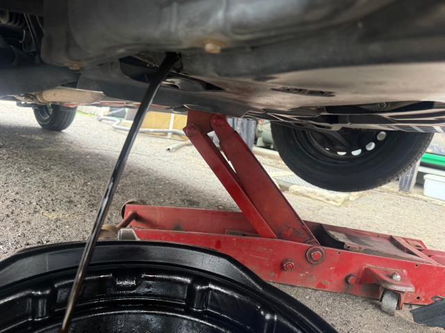 トヨタ　アクア　オイル、エレメント、エアコンフィルター　交換【岡山県岡山市　東区・中区・北区・赤磐市・瀬戸内市で持込でのタイヤ交換・ドライブレコーダー・ナビ等のパーツ取付・カスタムの事ならエヌアンドエスオートへお任せ】下さい！】