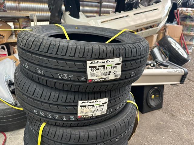 日産　セレナ　ホイール・タイヤ4本 交換　HFC26【岡山県岡山市　東区・中区・北区・赤磐市・瀬戸内市で持込でのタイヤ交換・ドライブレコーダー・ナビ等のパーツ取付・カスタムの事ならエヌアンドエスオートへお任せ】下さい！】