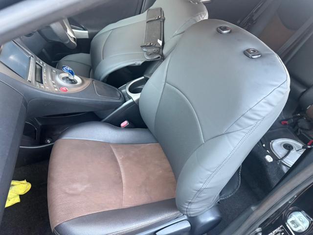 トヨタ　30プリウス　新品シートカバー　取付　ZVW30【岡山県岡山市　東区・中区・北区・赤磐市・瀬戸内市で持込でのタイヤ交換・ドライブレコーダー・ナビ等のパーツ取付・カスタムの事ならエヌアンドエスオートへお任せ】下さい！】