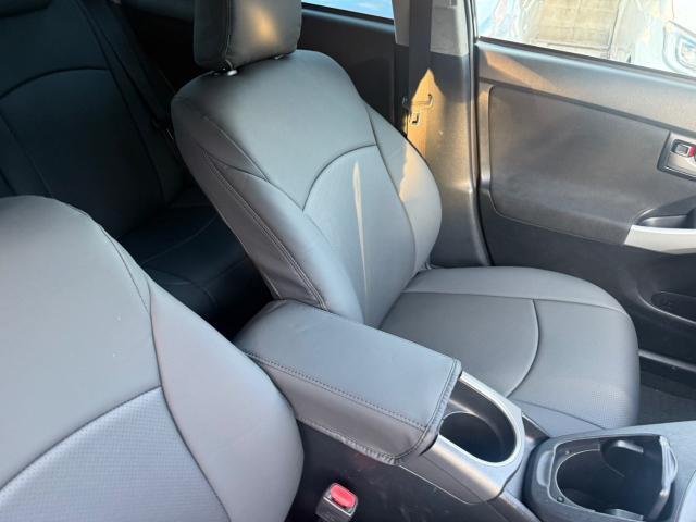 トヨタ　30プリウス　新品シートカバー　取付　ZVW30【岡山県岡山市　東区・中区・北区・赤磐市・瀬戸内市で持込でのタイヤ交換・ドライブレコーダー・ナビ等のパーツ取付・カスタムの事ならエヌアンドエスオートへお任せ】下さい！】