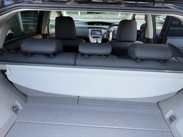 トヨタ　30プリウス　新品シートカバー　取付　ZVW30【岡山県岡山市　東区・中区・北区・赤磐市・瀬戸内市で持込でのタイヤ交換・ドライブレコーダー・ナビ等のパーツ取付・カスタムの事ならエヌアンドエスオートへお任せ】下さい！】