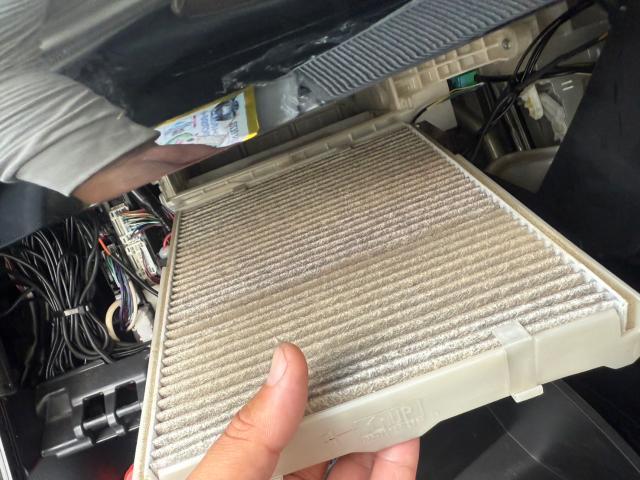 トヨタ　50プリウス　納車前点検　ZVW51【岡山県岡山市　東区・中区・北区・赤磐市・瀬戸内市で持込でのタイヤ交換・ドライブレコーダー・ナビ等のパーツ取付・カスタムの事ならエヌアンドエスオートへお任せ】下さい！】