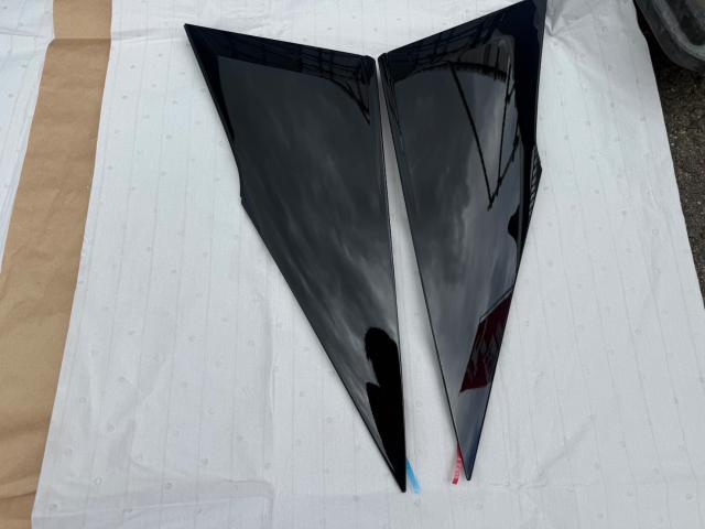 トヨタ　50プリウス　Cピラーカバー交換　ZVW51【岡山県岡山市　東区・中区・北区・赤磐市・瀬戸内市で持込でのタイヤ交換・ドライブレコーダー・ナビ等のパーツ取付・カスタムの事ならエヌアンドエスオートへお任せ】下さい！】