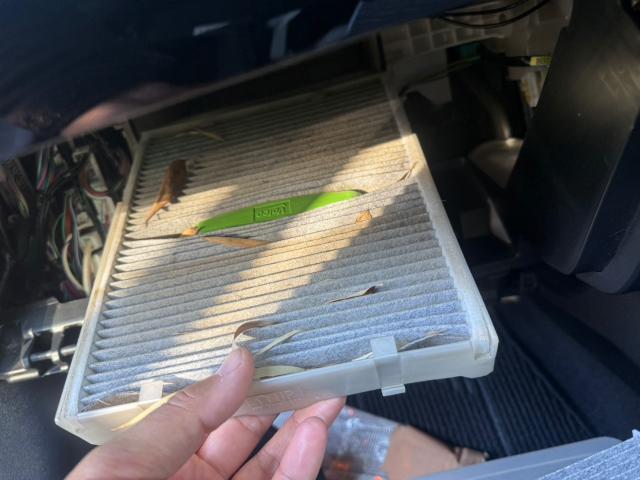 トヨタ　50プリウス　納車前点検　ZVW51【岡山県岡山市　東区・中区・北区・赤磐市・瀬戸内市で持込でのタイヤ交換・ドライブレコーダー・ナビ等のパーツ取付・カスタムの事ならエヌアンドエスオートへお任せ】下さい！】