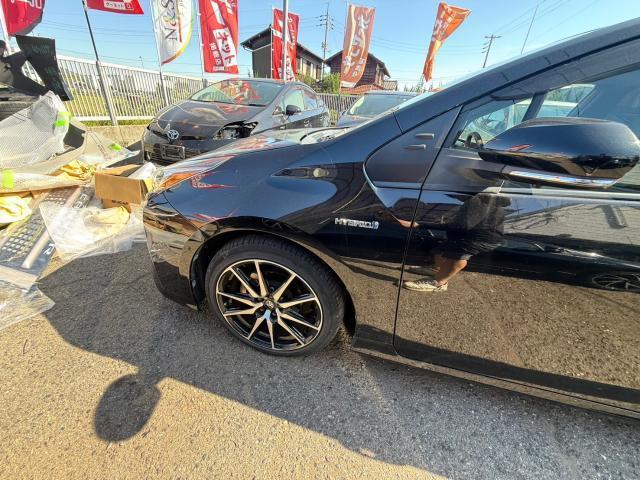 トヨタ　50プリウス 　17in→15inホイールへ交換　ZVW51【岡山県岡山市　東区・中区・北区・赤磐市・瀬戸内市で持込でのタイヤ交換・ドライブレコーダー・ナビ等のパーツ取付・カスタムの事ならエヌアンドエスオートへお任せ】下さい！】