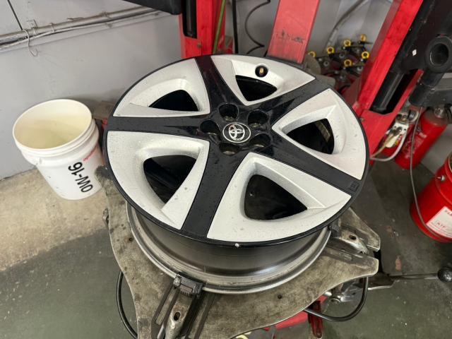 トヨタ　50プリウス 　タイヤ　4本 交換　ZVW51【岡山県岡山市　東区・中区・北区・赤磐市・瀬戸内市で持込でのタイヤ交換・ドライブレコーダー・ナビ等のパーツ取付・カスタムの事ならエヌアンドエスオートへお任せ】下さい！】