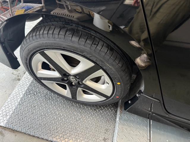 トヨタ　50プリウス 　タイヤ　4本 交換　ZVW51【岡山県岡山市　東区・中区・北区・赤磐市・瀬戸内市で持込でのタイヤ交換・ドライブレコーダー・ナビ等のパーツ取付・カスタムの事ならエヌアンドエスオートへお任せ】下さい！】