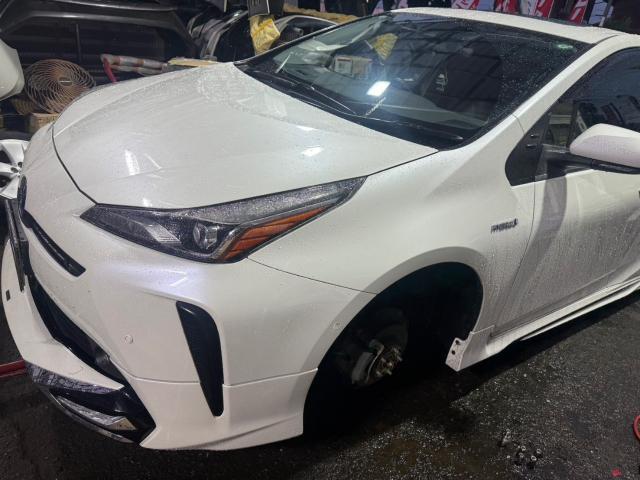 トヨタ　50プリウス 　タイヤ　4本　交換　ZVW51【岡山県岡山市　東区・中区・北区・赤磐市・瀬戸内市で持込でのタイヤ交換・ドライブレコーダー・ナビ等のパーツ取付・カスタムの事ならエヌアンドエスオートへお任せ】下さい！】