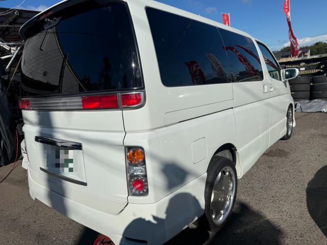 日産　エルグランド　リアタイヤ2本　交換　E51【岡山県岡山市　東区・中区・北区・赤磐市・瀬戸内市で持込でのタイヤ交換・ドライブレコーダー・ナビ等のパーツ取付・カスタムの事ならエヌアンドエスオートへお任せ】下さい！】