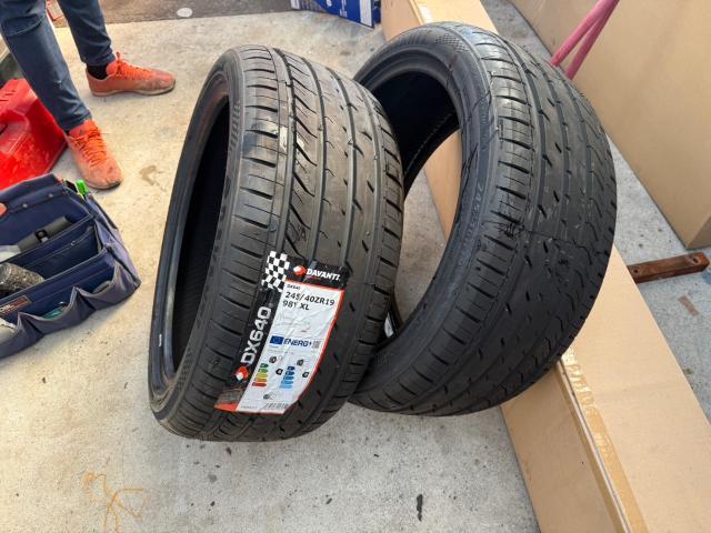 日産　エルグランド　リアタイヤ2本　交換　E51【岡山県岡山市　東区・中区・北区・赤磐市・瀬戸内市で持込でのタイヤ交換・ドライブレコーダー・ナビ等のパーツ取付・カスタムの事ならエヌアンドエスオートへお任せ】下さい！】