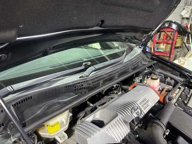 トヨタ　30プリウス　納車前点検　ZVW30【岡山県岡山市　東区・中区・北区・赤磐市・瀬戸内市で持込でのタイヤ交換・ドライブレコーダー・ナビ等のパーツ取付・カスタムの事ならエヌアンドエスオートへお任せ】下さい！】